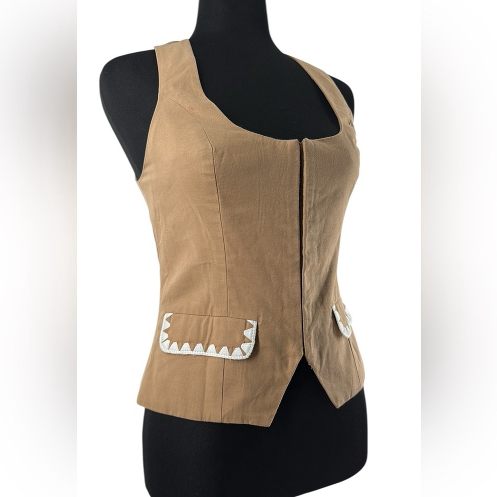 Mon Renn Lisle Vest Top tan classic
Boho Hamptons luxury festival sz 6